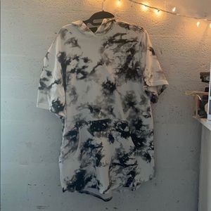 Black and white sweater with hoodie